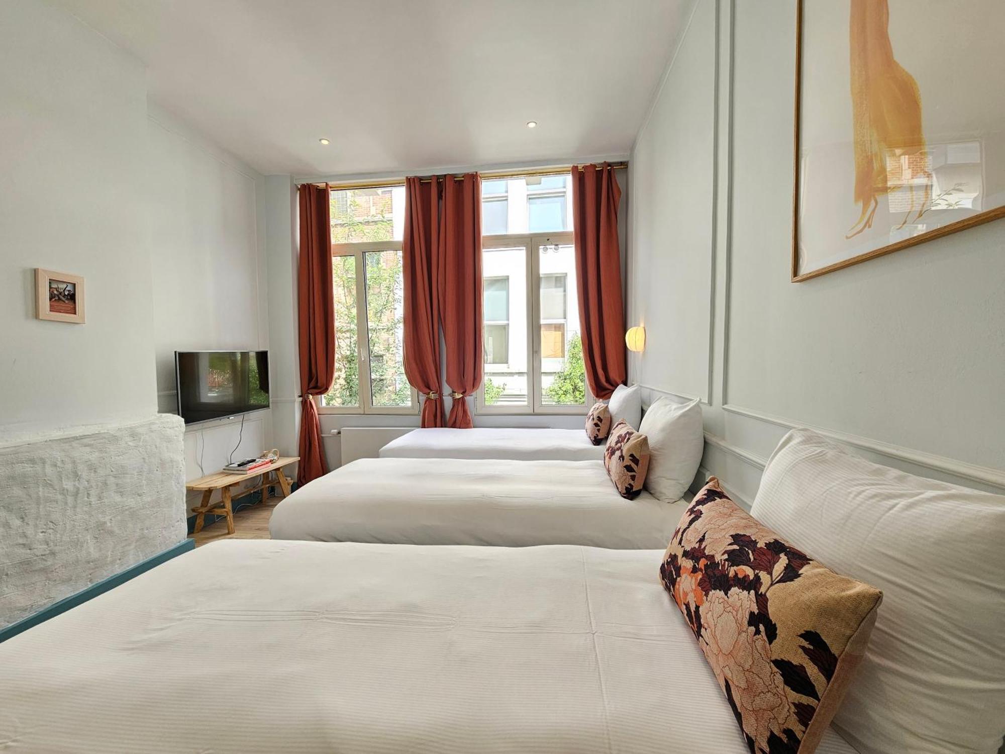 Shway - The Saffron Dress Villa Antwerp Exterior photo